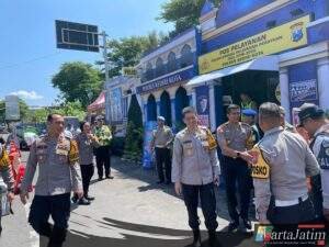 Pastikan Pelayanan Mudik Optimal, Tim Wasops Itwasda Polda Jatim Tinjau Posyan Alun-Alun Polres Kediri Kota