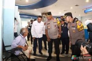 Kapolda Jatim Cek Pos Terpadu dan Pos Pam di Surabaya Pastikan Layanan Mudik Berjalan Optimal