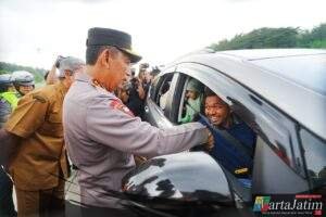 Tinjau Kalikangkung, Kapolri Pastikan Pelayanan hingga Rekayasa Lalin Optimal Hadapi Mudik