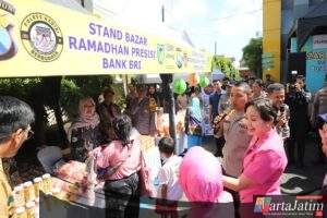 Diserbu Warga, Bazar Ramadan Presisi Polres Kediri Ludes
