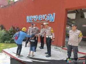 Polres Pelabuhan Tanjungperak Intensifkan Pengamanan di Wisata Pantai Kenjeran Selama Lebaran