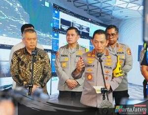 Tinjau Jasa Marga Command Center, Kapolri Pastikan Penanganan Arus Balik Berjalan Lancar dan Aman