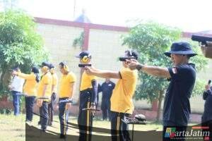 Polres Kediri Kota Tingkatkan Profesionalisme Personel Lewat Latihan Menembak