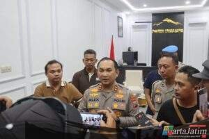 Polres Lumajang Amankan 10 Terduga Pelaku Penganiayaan Kepala Desa Pakel