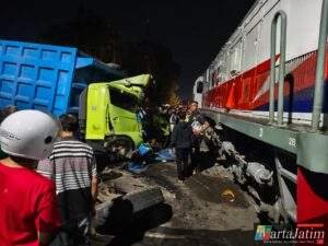 KAI Daop 7 Madiun Sayangkan Insiden Truk Mogok di Perlintasan Hingga Tertemper KA Dhoho