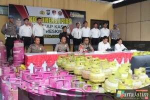 Polresta Sidoarjo Ungkap Sindikat LPG Oplosan di Rumah Kontrakan Amankan Dua Tersangka