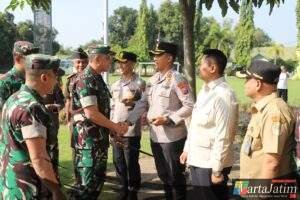 Dampingi Pangdam V/Brawijaya, Kapolres Kediri Dukung Yonif Teritorial untuk Stabilitas dan Kesejahteraan Warga