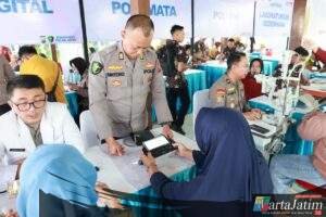 Polri Untuk Masyarakat : Polda Jatim Gelar Baksos dan Bakkes untuk Ribuan Warga di Nganjuk