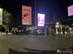 Sinergi Satpol PP Kabupaten Kediri Bersama Polsek Ngasem Gelar Patroli di Sepanjang Jalan Soetta  Guna Antisipasi Fenomena “Jumat Gaul”