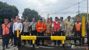 KAI Daop 7 Madiun Tutup Perlintasan Liar di Blitar, Keselamatan Perjalanan Kereta Api Adalah Yang Utama