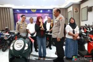 Polda Jatim Kembalikan Motor Korban Curanmor dan Begal Tanpa Biaya