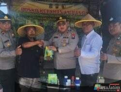 Polres Pelabuhan Tanjungperak Salurkan Bantuan Bibit dan Obat Hama untuk Kelompok Tani