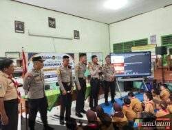 Taruna AKPOL Angkatan 58 Kunjungi Murid SD Bangsal 4 Kota Kediri, Tanamkan Semangat Belajar dan Disiplin