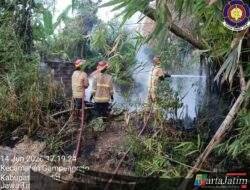 Damkar Kabupaten Kediri Gerak Cepat, Amukan Api di Rumpun Bambu Ngebrak Berhasil Dijinakkan