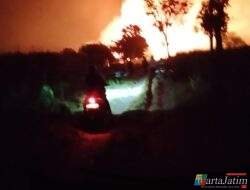 Damkar Kabupaten Kediri Jinakkan Kebakaran Kandang Ayam di Wates, Kerugian Ditaksir Capai Rp 1,5 Miliar