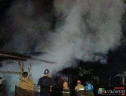 Gerak Cepat Tim Damkar Kabupaten Kediri Selamatkan Aset Ratusan Juta dari Kebakaran Pabrik Arang
