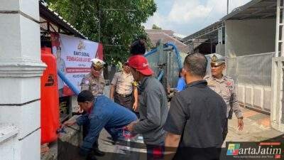 Aksi Nyata HUT Bhayangkara Ke-80: Satlantas Polres Kediri Kota Gerojok Bantuan Air Bersih untuk Warga Mojoroto