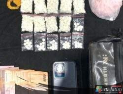 Polres Lumajang Amankan Dua Tersangka Pengedar Okerbaya, Sita Puluhan Ribu Butir Pil Logo Y