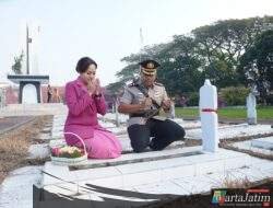 Polres Kediri Ziarah dan Tabur bunga ke TMP Canda Bhirawa Pare dalam rangka  Hari Bhayangkara ke-80