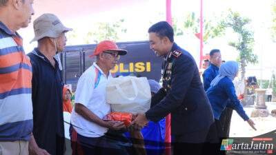 Polres Ngawi Salurkan 500 Paket Sembako untuk Masyarakat di Bringin