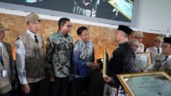 Dukung Sukses Penyelenggaraan Haji 2026, Polri Terima Penghargaan dari Kementerian Haji dan Umrah RI