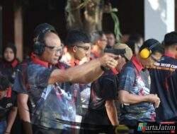 Buka Lomba Menembak Kapolda Jatim Cup 2026, Irjen Pol Nanang Avianto Tekankan Profesionalisme Penggunaan Senjata Api