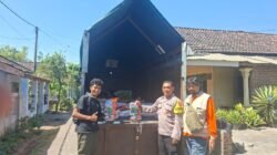 Bhabinkamtibmas Polsek Grogol Kawal Penyaluran Benih Jagung, Dukung Ketahanan Pangan Nasional