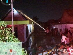 Diduga Korsleting Listrik, Sebuah Rumah di Purwoasri Kediri Ludes Terbakar