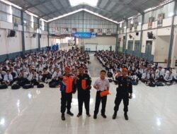 Bukan Tempat Bermain, KAI Daop 7 Madiun Ingatkan Bahaya Jalur KA kepada Siswa di Tulungagung