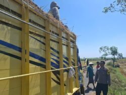 Bhabinkamtibmas Polsek Grogol Kediri Dampingi Petani, Kawal Program Asta Cita Tanam Padi