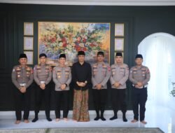 Kapolres Kediri Kota Silaturahmi ke Ponpes Al Falah Ploso, Perkuat Sinergi dengan Ulama Jelang Tugas Baru