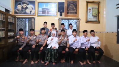Kapolres Kediri Kota Silaturahmi ke Pengasuh Ponpes Lirboyo, Perkuat Sinergi Polri dan Ulama
