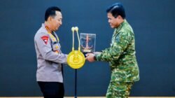 Kapolri Bersama Menko Polkam dan Pimpinan Lembaga Negara Perkuat Kebersamaan di Mabes TNI AL