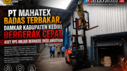 PT Mahatex Badas Terbakar, Damkar Kabupaten Kediri Bergerak Cepat, Aset Rp5 Miliar Berhasil Diselamatkan
