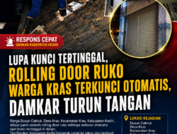 Lupa Kunci Tertinggal, Rolling Door Ruko Warga Kras Terkunci Otomatis, Damkar Turun Tangan