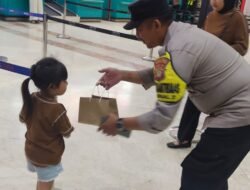 Polresta Bandara Soetta bersama Otoritas Bandara Berbagi Snack dan Minuman Gratis di Terminal 2