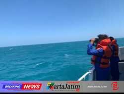 Gelombang Kurang Bersahabat, Kapal Polri Tetap Sisir Laut Bersama Tim Sar Cari Korban Km Virgo Transport 8