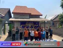 Semarak HUT Lalu Lintas ke-71, Polres Kediri Salurkan Air Bersih untuk Warga Manggis