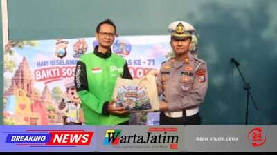 Sambut Hari Lalu Lintas Bhayangkara ke-71,Polres Mojokerto Berbagi Sembako Hingga SIM Gratis untuk Driver Ojol