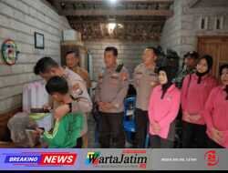 Kapolres Kediri Sambangi Marfel, Bocah 11 Tahun yang Rawat Ibunya