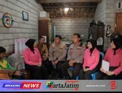 Polres Kediri Sambangi Marfel, Bocah Kelas 5 SD yang Berjuang Rawat Ibunya