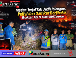 Medan Terjal Tak Jadi Halangan, Polisi dan Damkar Berjibaku Jinakkan Api di Bukit BDI Tarokan