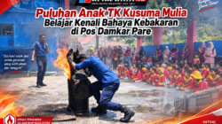 Puluhan Anak TK Kusuma Mulia Belajar Kenali Bahaya Kebakaran di Pos Damkar Pare