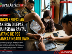 Cincin Kekecilan Tak Bisa Dilepas, Mahasiswa Rantau Datang ke Pos Damkar Ngadiluwih