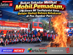 Bukan Sekadar Melihat Mobil Pemadam, 175 Siswa MI Taufiqiyatul Asna Belajar Hadapi Bahaya Kebakaran di Pos Damkar Pare