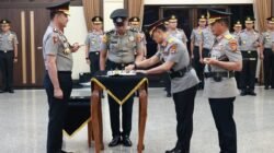 Kapolri Pimpin Sertijab Kakorlantas dan Tiga Kapolda di Mabes Polri