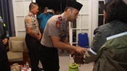 Polisi Bersama Masyarakat : Polres Pasuruan Sambangi Rumah Duka Korban Karhutla TNBTS