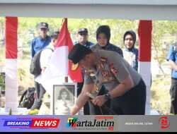 Kapolri Ziarah ke Makam Marsinah dan Kunjungi Museum di Nganjuk