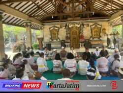 Minggu Kasih, Wakapolres Kediri Kota Perkuat Silaturahmi dan Sampaikan Pesan Kamtibmas di Pura Penataran Agung Kilisuci