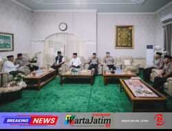 Kapolda Jatim Irjen Pol Dekananto Eko Purwono Silaturahmi ke Sejumlah Ponpes di Kediri, Tanamkan Pesan Kamtibmas kepada Santri